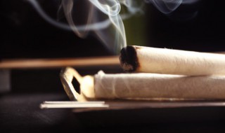 吹空调艾灸可以吗(吹空调可以艾灸吗?)