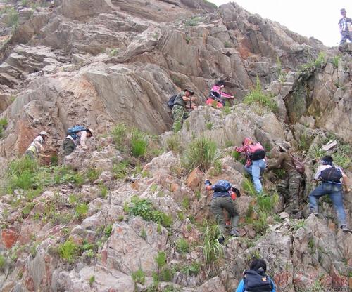 爬山有助于长高吗 爬山有助于长高吗?-九图集