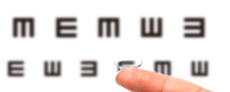 隐形眼镜泡水里一夜还能带嘛 隐形眼镜能放水里泡一夜吗