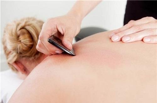 刮痧可以治疗失眠吗(刮痧能治睡眠不好吗)-九图集