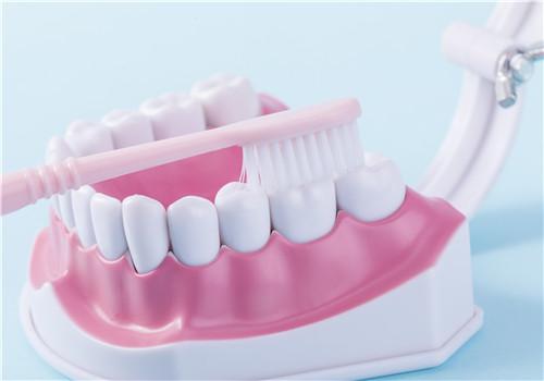 牙齿酸软是怎么回事 整口牙齿酸软是怎么回事