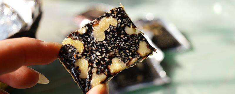 三伏天可以吃阿胶糕吗(伏天可以吃阿胶糕吗?)