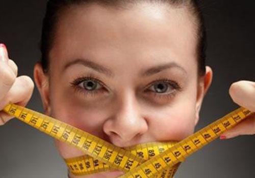 神经性厌食症病人常见的精神状态是（神经性厌食患者的表现不包括）-九图集