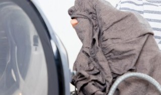 羊毛面料的衣服要怎么清洗 全羊毛面料的衣服怎么洗