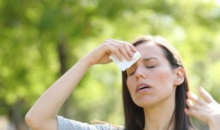 夏天出汗严重(两岁宝宝夏天出汗严重)-九图集