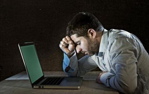 长期熬夜对身体的危害(女生长期熬夜对身体的危害)