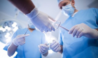 医生为什么戴白帽子(医生白帽子戴法)