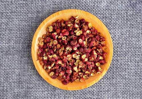 花椒泡脚的功效与作用(花椒泡脚的功效与作用好处)