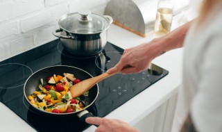 哪种锅炒菜没有油烟 有没有炒菜没有油烟的锅