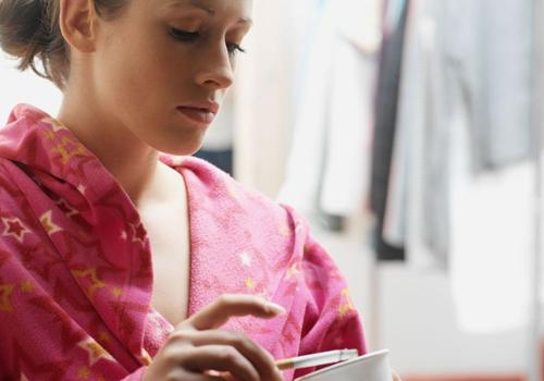 吃避孕药能抽烟吗 吃避孕药能抽烟吗能喝酒吗-九图集