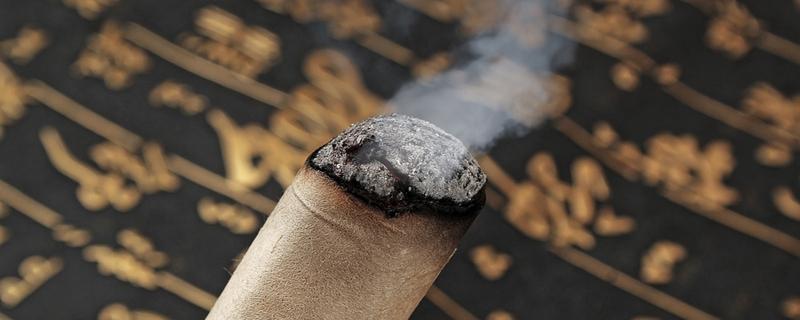 艾灸对膝盖积液有帮助吗（艾灸对膝盖积液有帮助吗视频）