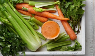 羊肉汤加什么蔬菜搭配最好(羊肉汤加什么配菜好吃)-九图集