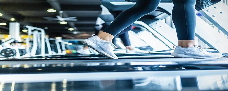 跑步机跑步对膝盖有损伤吗（跑步机上跑步损伤膝盖吗）