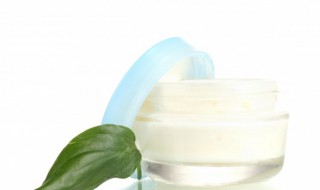 乳液为什么会搓泥（为什么润肤乳会搓泥）