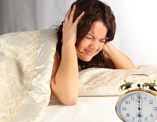 倒立能治失眠吗（倒立能不能改善睡眠）-九图集