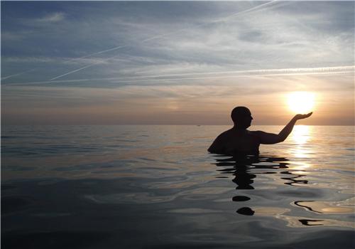 在深水区如何踩水（在深水区如何踩水泥）-九图集