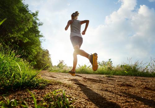 女生跑步要注意什么 女生经常跑步要注意的事项-九图集