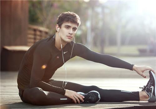 跑步时耳朵疼是怎么回事(跑步的时候耳朵里面疼是怎么回事)-九图集