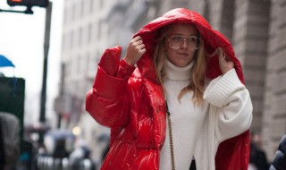 羽绒服弄到油了几天了怎么清洗 羽绒服上的油多久就洗不掉了