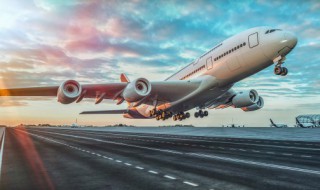 坐飞机和坐高铁流程一样吗(坐飞机和坐高铁有什么区别)