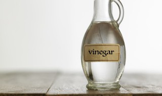 醋和盐水混合在一起的作用(白醋和盐水混合在一起有什么用)