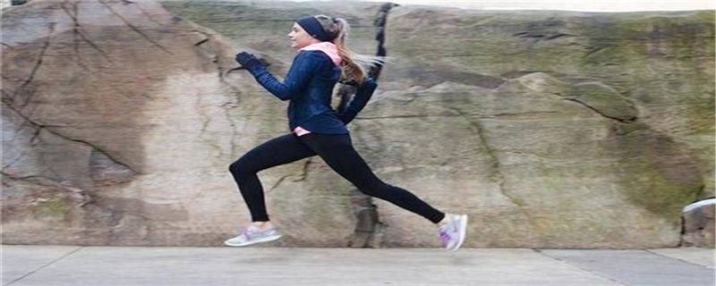 跑步耳机怎么才能不掉（耳机掉跑步机里怎么办）