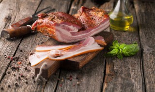 腊肉发霉洗干净还能继续吃吗(腊肉发霉了还能吃吗)