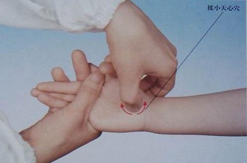 小儿百日咳推拿手法(小儿咳不停的推拿手法)