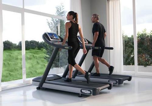 老年人可以用跑步机吗 老年人适合用跑步机锻炼身体?