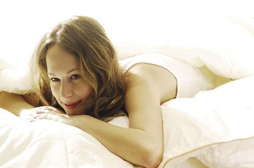 月经不调可以吃避孕药吗(经期不调可以吃避孕药吗)