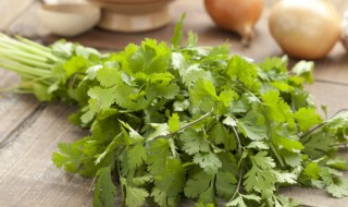 葱根香菜根煮水的功效（葱根香菜根煮水的功效孕妇可以喝吗）