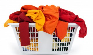 衣服上的瓷白玻璃胶怎么清洗(瓷白玻璃胶弄衣服上怎么洗掉)