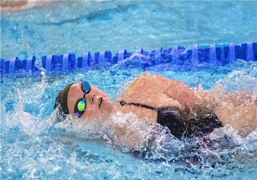 游泳减肥快还是健身减肥快(游泳减肥还是健身减肥效果好)-九图集