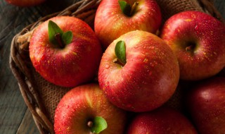 苹果和鸡蛋在一起煮水什么功效(苹果可以跟鸡蛋一起煮)