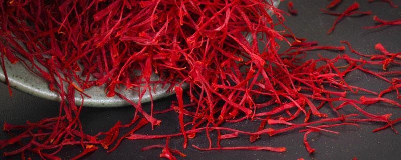 藏红花泡脚有什么好处和坏处（藏红花泡脚的好处与坏处）