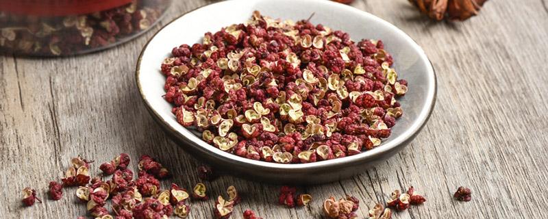 花椒泡脚时用壳还是籽(泡脚是用花椒壳还是籽?)