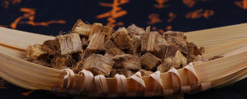 葛根泡水男人喝的作用（葛根泡水男人喝的作用肝脏好吗）-九图集