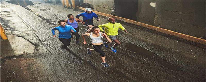 跑步过程中口渴怎么办 如果跑步的过程中口渴了怎么办-九图集