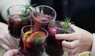 热红酒可以隔夜吗(打开的红酒隔夜可以喝吗)