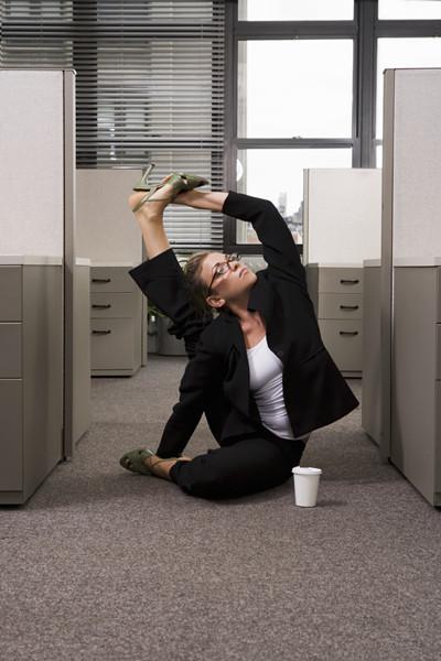 瑜伽能减肥吗 每天一小时瑜伽能减肥吗-九图集