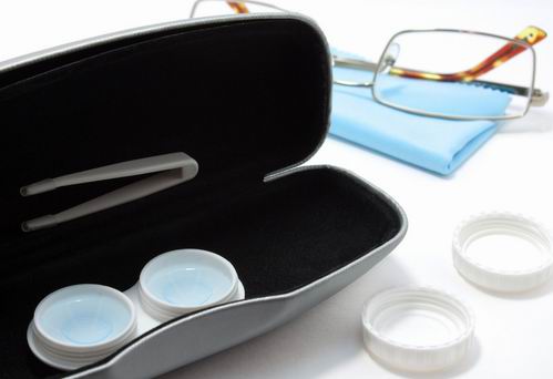 隐形眼镜的佩戴和摘取（隐形眼镜的佩戴和摘取顺序）-九图集