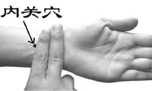 打嗝按摩那个部位 打嗝按摩哪个部位-九图集