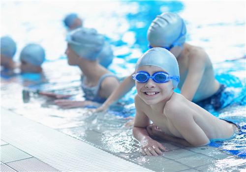 游泳和跑步哪个更长高 游泳和跑步哪个更快-九图集