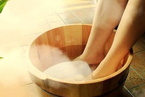 泡脚时有哪些注意事项（泡脚时有哪些注意事项视频）
