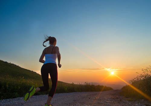 月经前后可以跑步吗（姨妈前后可以跑步吗）