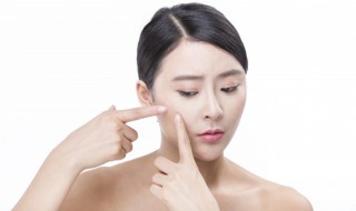 女人如何保持水润皮肤(女人怎样保养皮肤水嫩)