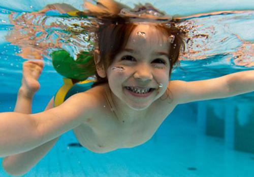 游泳会得红眼病吗（游泳会得红眼病吗答案）-九图集