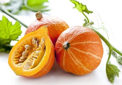 春季女性气血不足吃什么食物好(女性气血不足,经常吃什么可以食补)-九图集