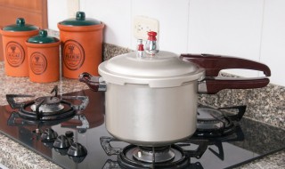 不锈钢是怎么形成的(不锈钢是由什么制成的)