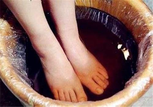 老人怎么泡脚最好（老人怎么泡脚最好呢）